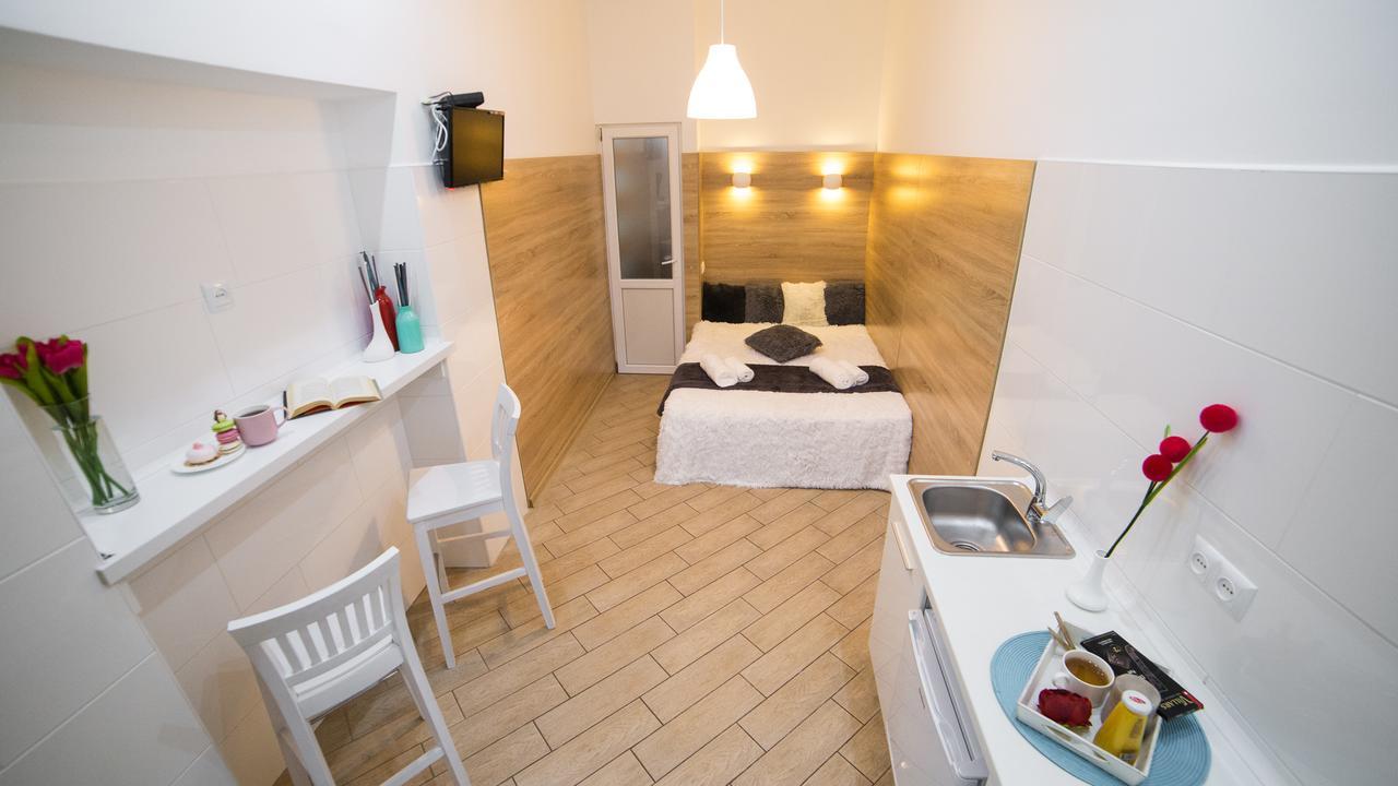 Smart Apartment On Filatova Лвив Екстериор снимка