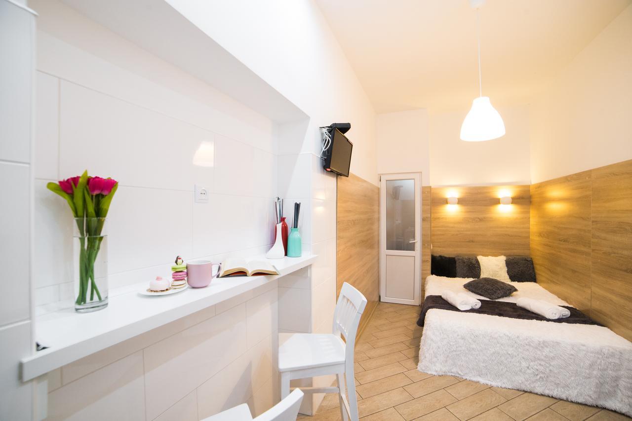 Smart Apartment On Filatova Лвив Екстериор снимка